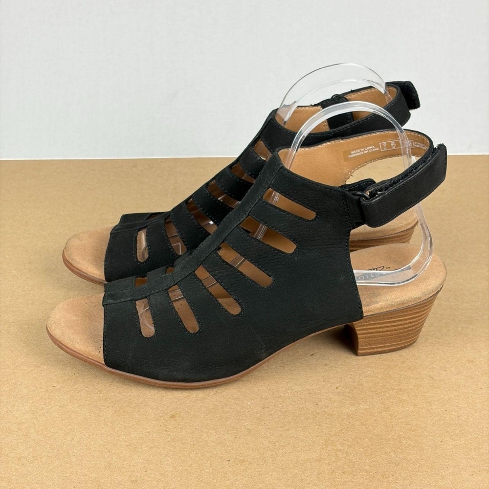 Clarks Women's Black and Tan Sandals